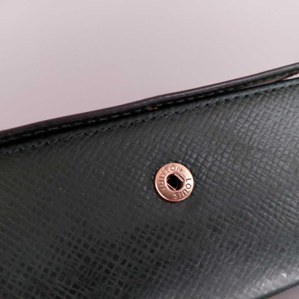 Louis Vuitton Olive Green Key Holder Wallet - Picture 3 of 9
